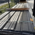 Ca. 35x Zweeds Rabat zwart gecoat, 16x195mm, lengte 390cm